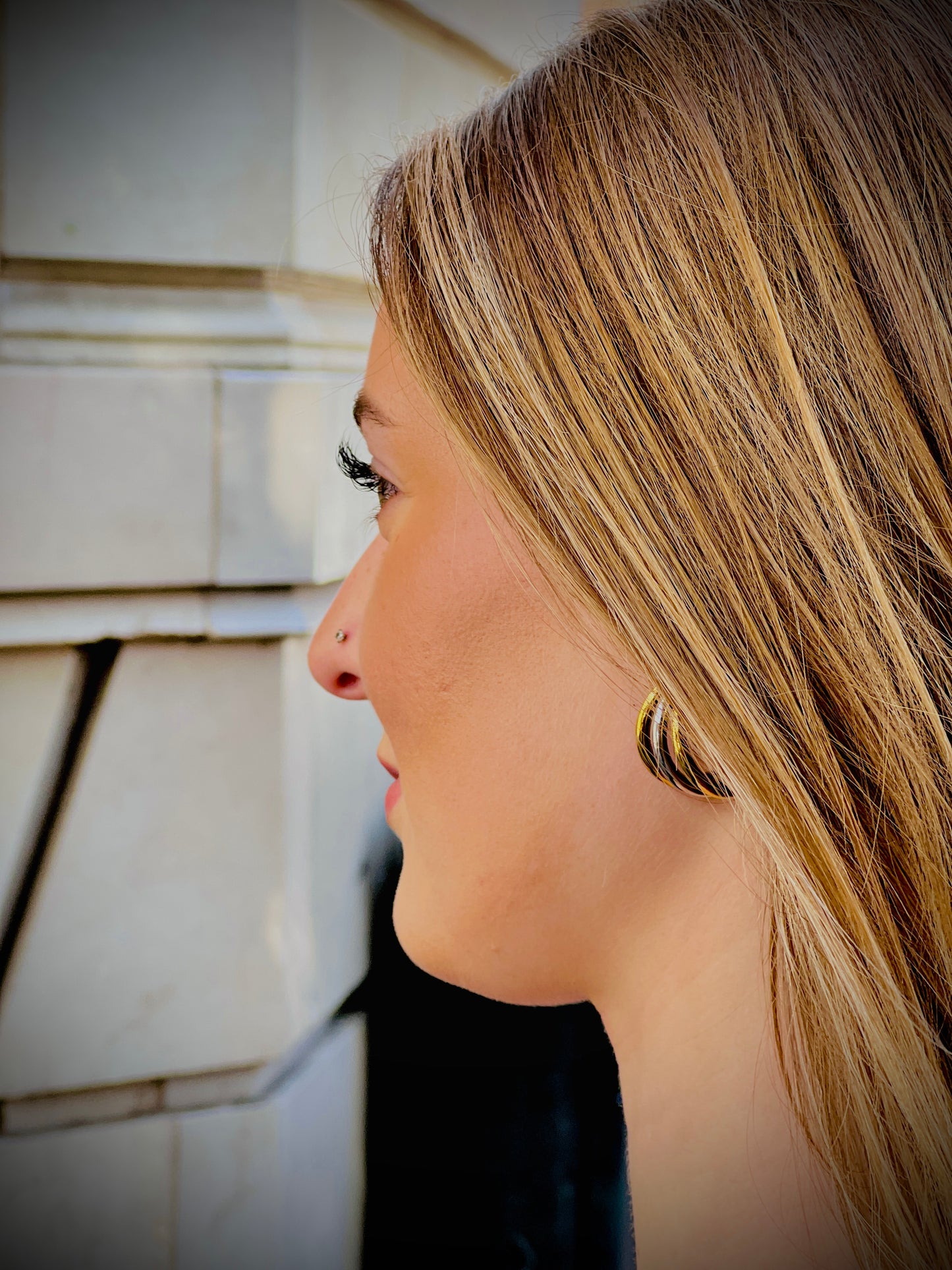 Airah white and gold plated earrings
