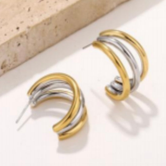 Airah white and gold plated earrings