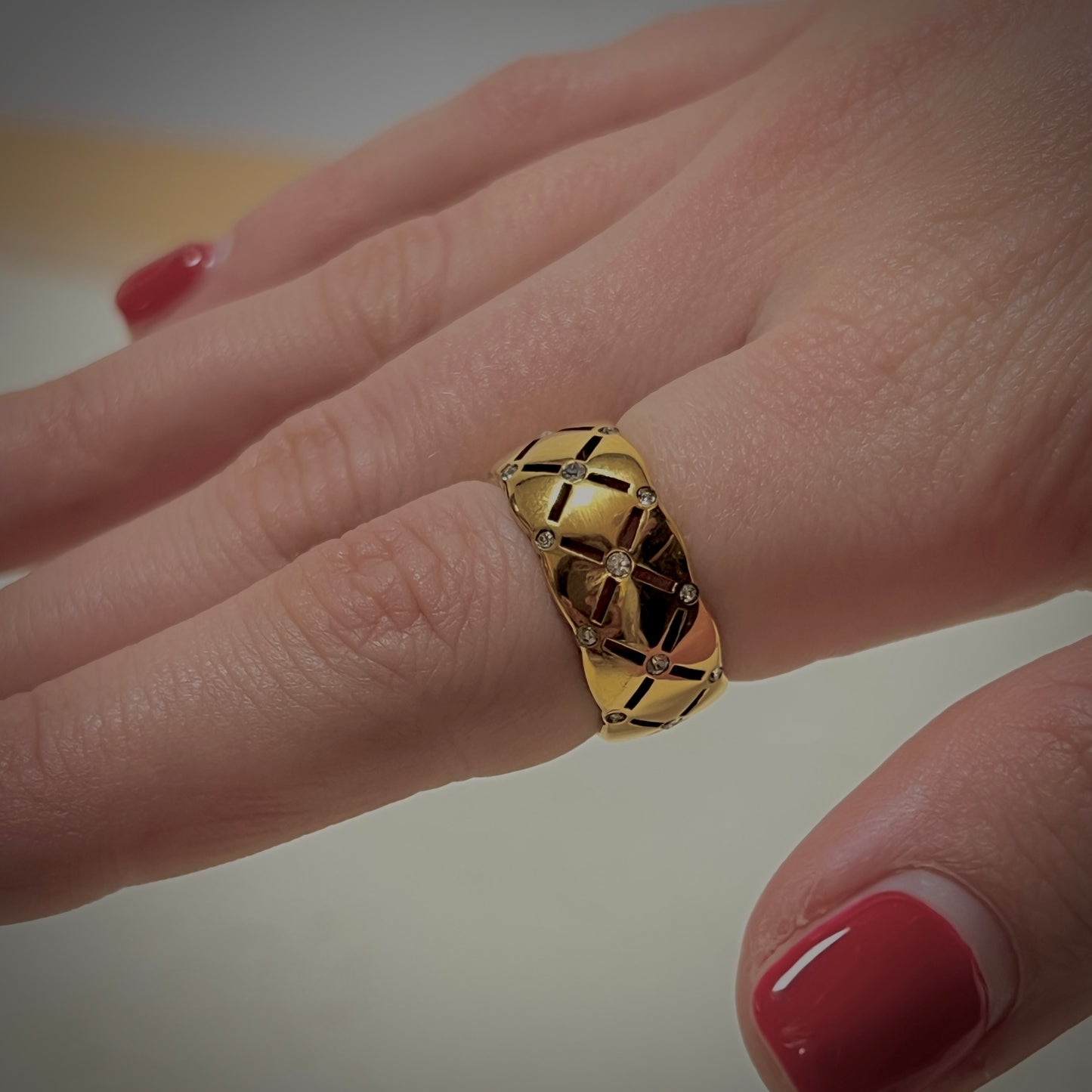 Statement Ella ring