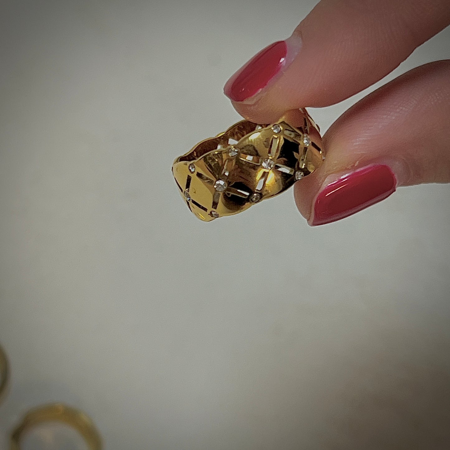 Statement Ella ring