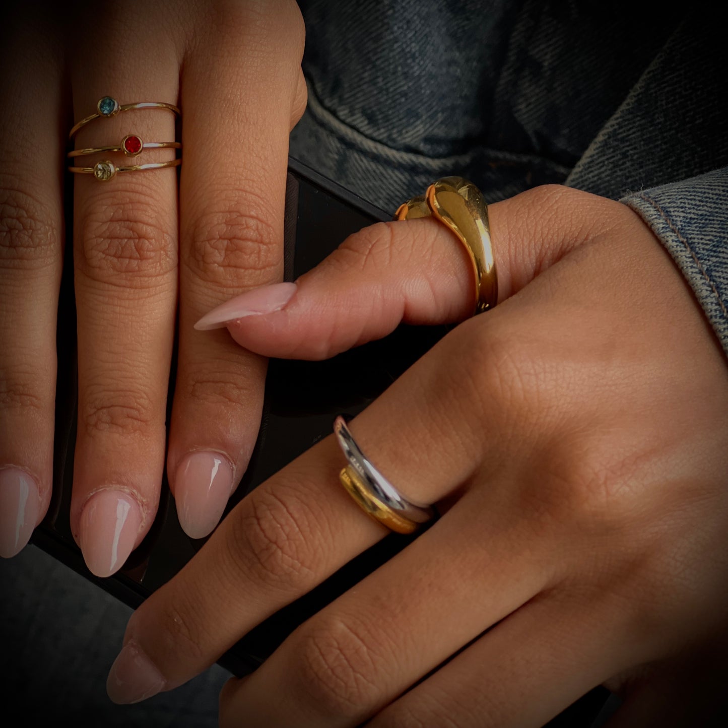 Nisa ring white and gold plated